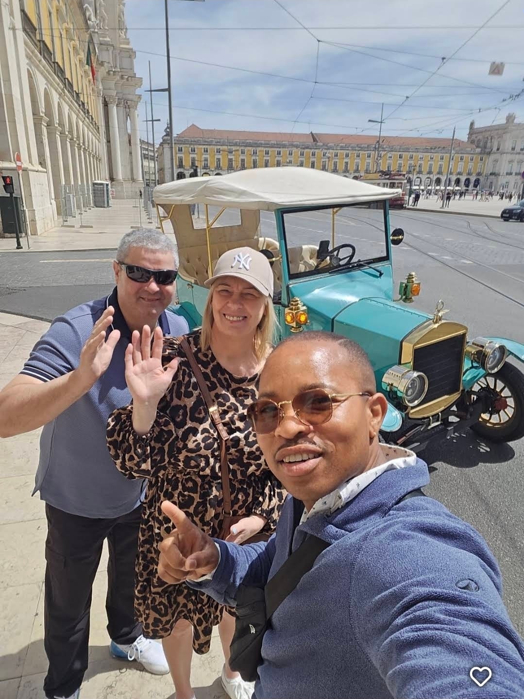 Couple on classic car tour